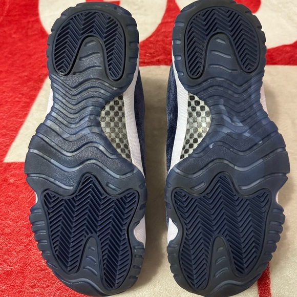Size 6.5W/5Y - Jordan 11 Midnight Navy Velvet 2022 “NO BOX” - Picture 5 of 5